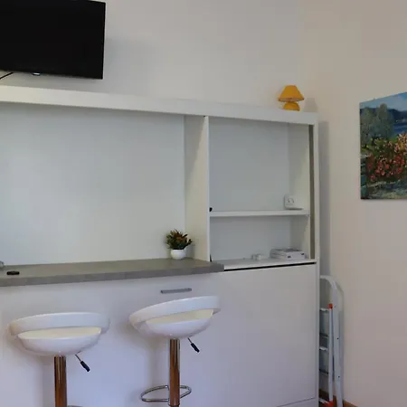 Monika 302 Joy In The Appartement Garde