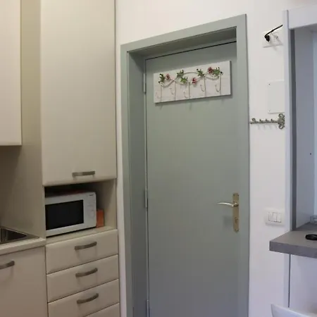 Monika 302 Joy In The Appartement *