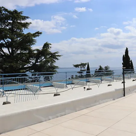 Monika 302 Joy In The